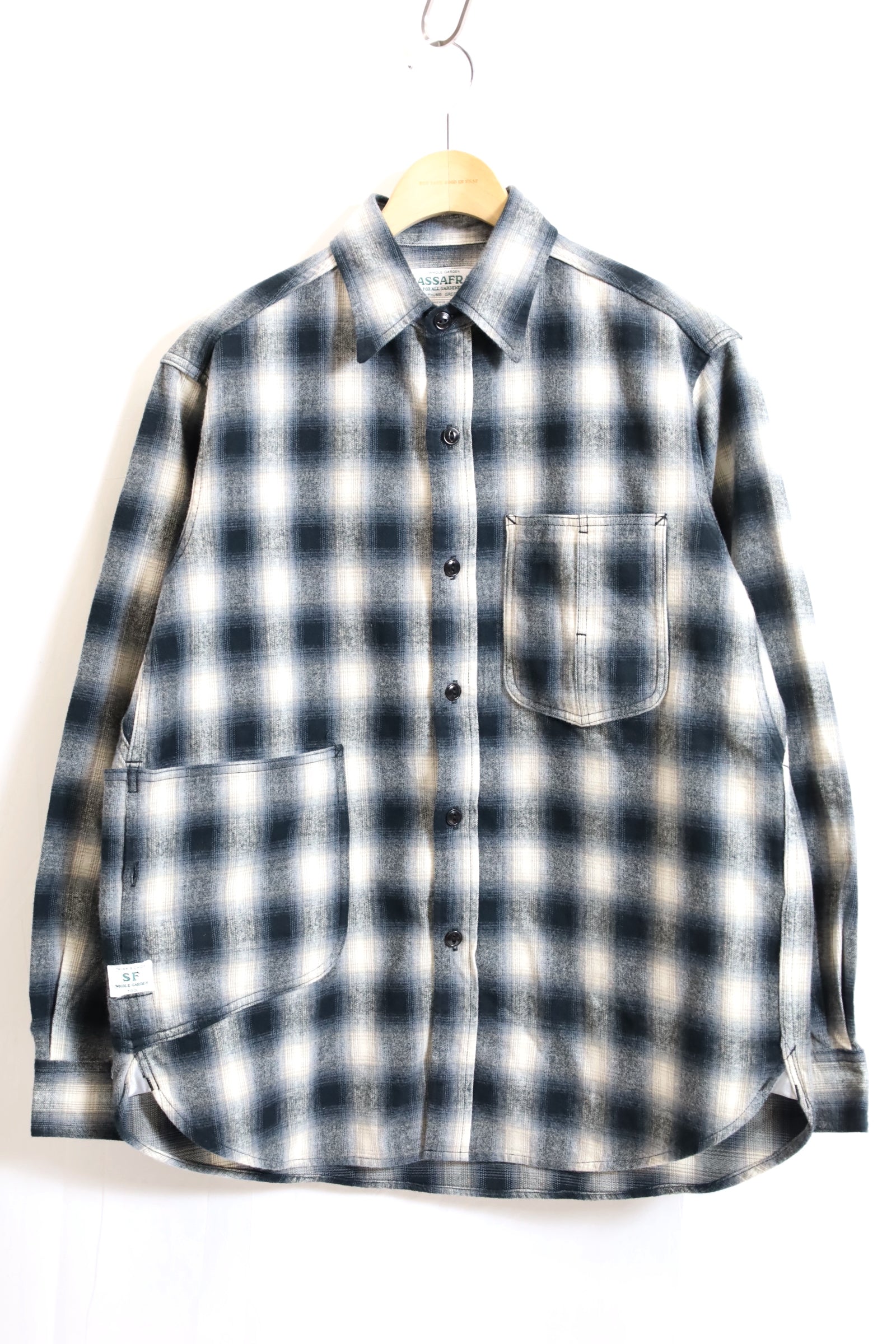 SASSAFRAS / Diggin Shirt - White/Black – redtriangle