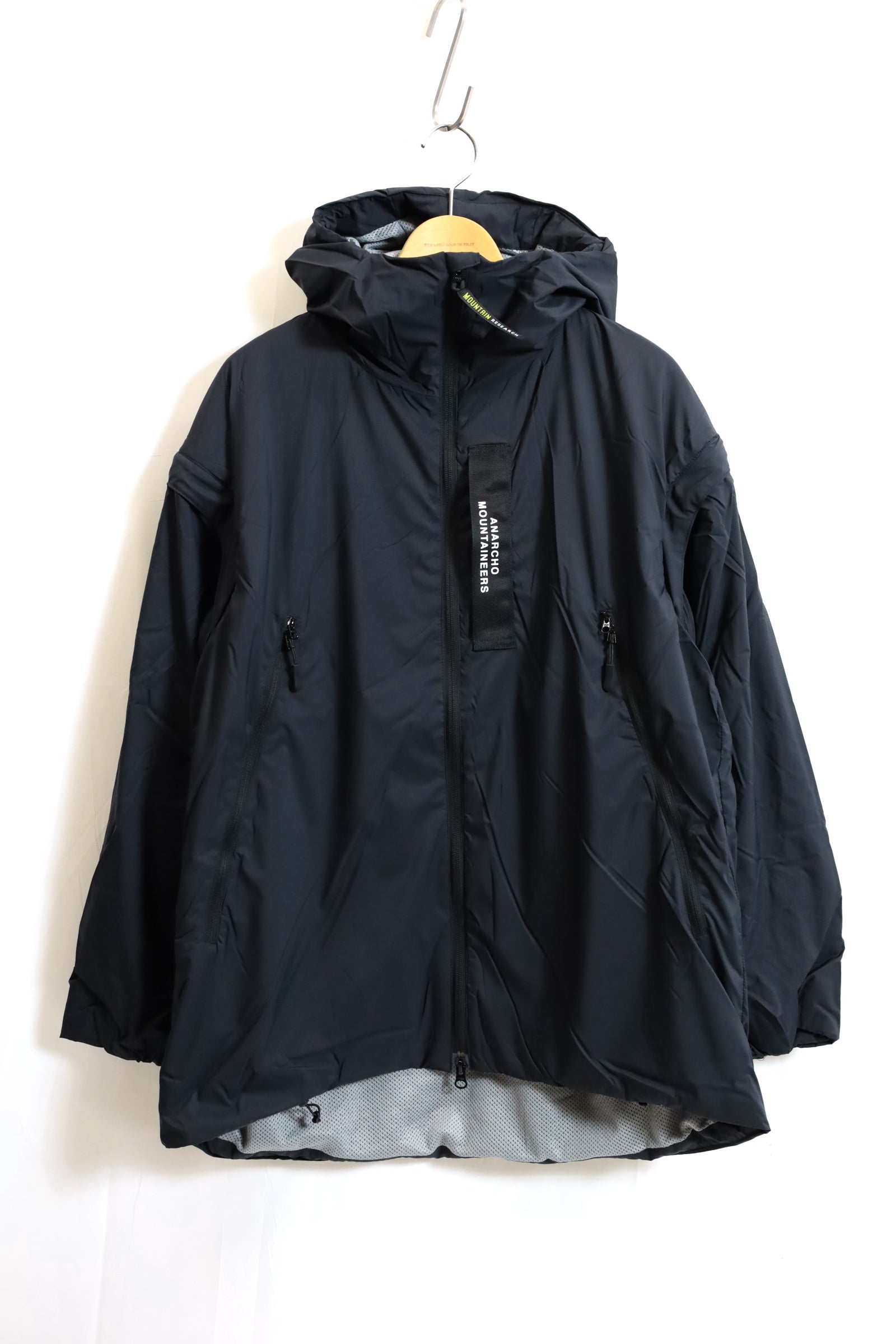 Mountain Research / ID JKT. (Mod.) - Black – redtriangle