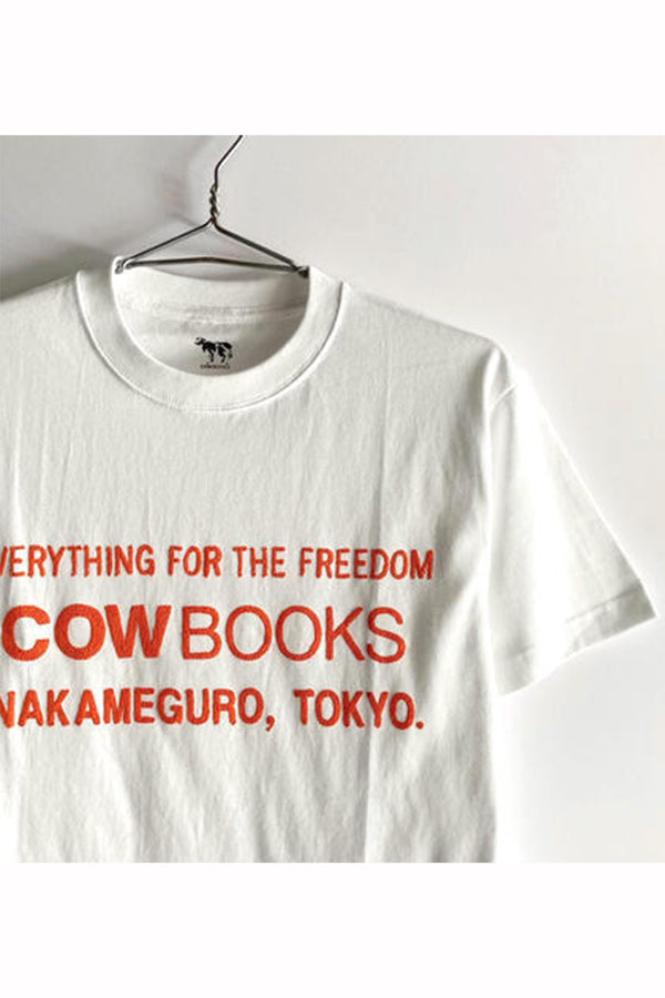 COW BOOKS / Book Vendor T-shirt-White×Orange