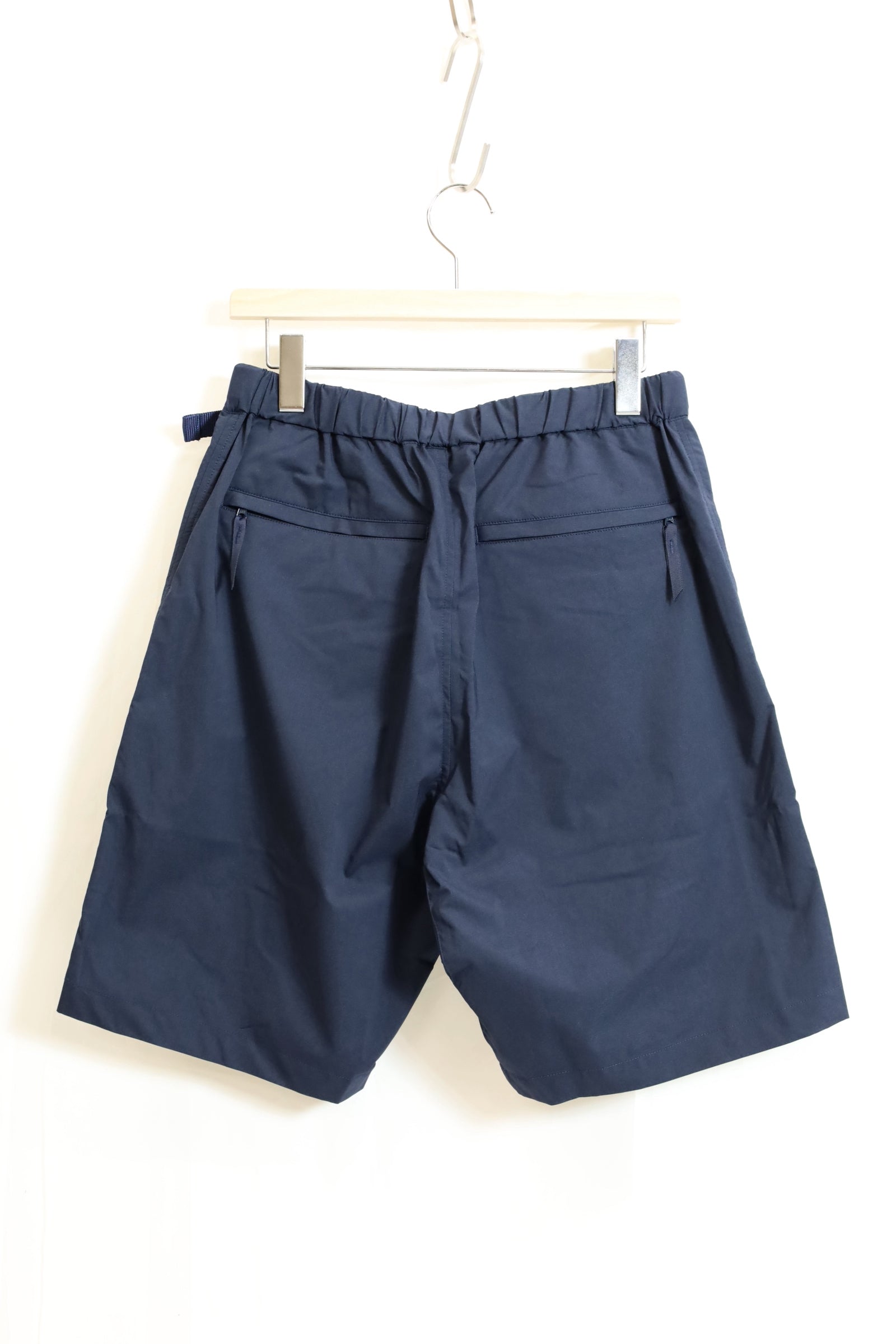 Fresh Service / TECH WEATHER SHORTS – redtriangle