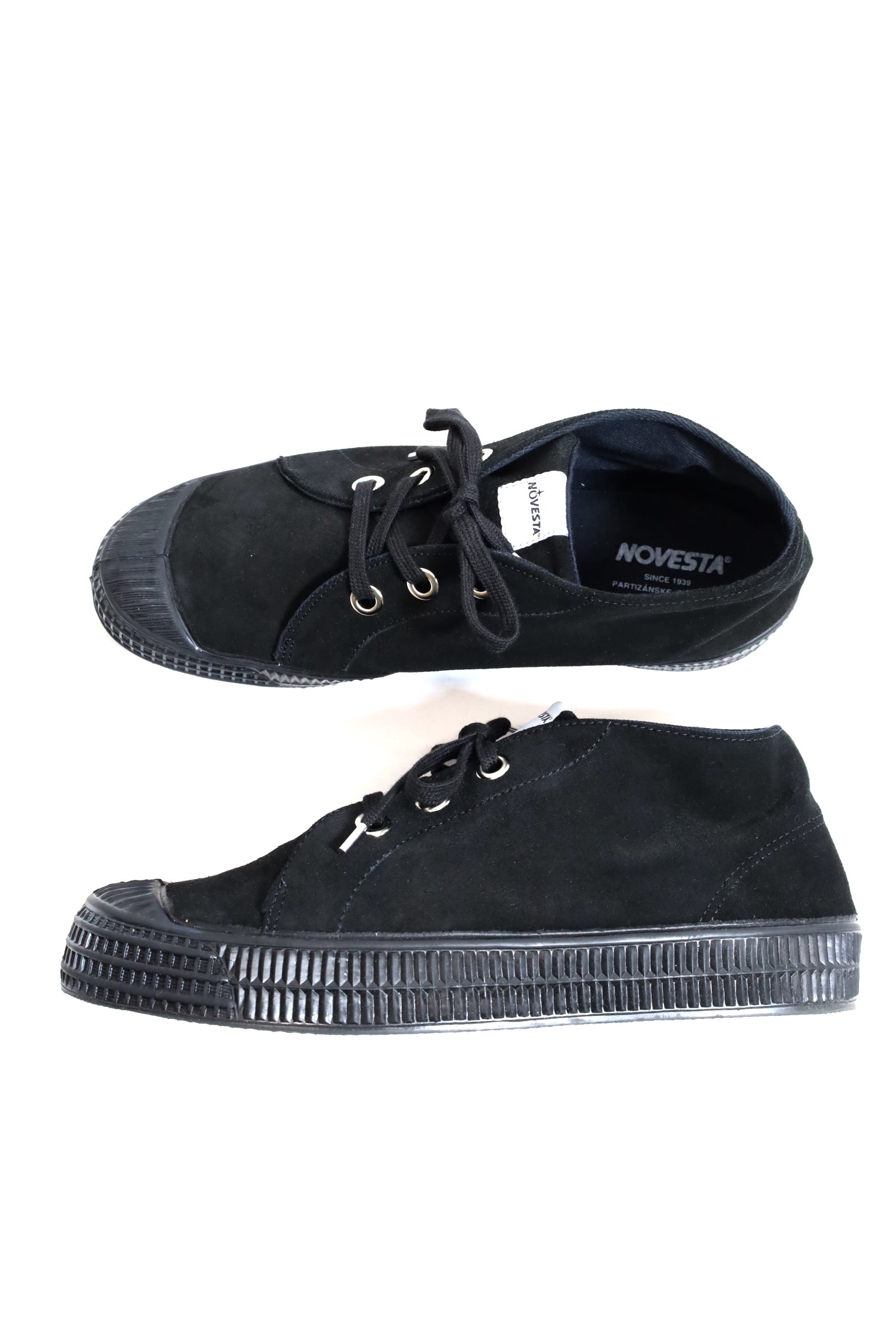 NOVESTA / STAR CHUKKA SUEDE MONO BLACK – redtriangle