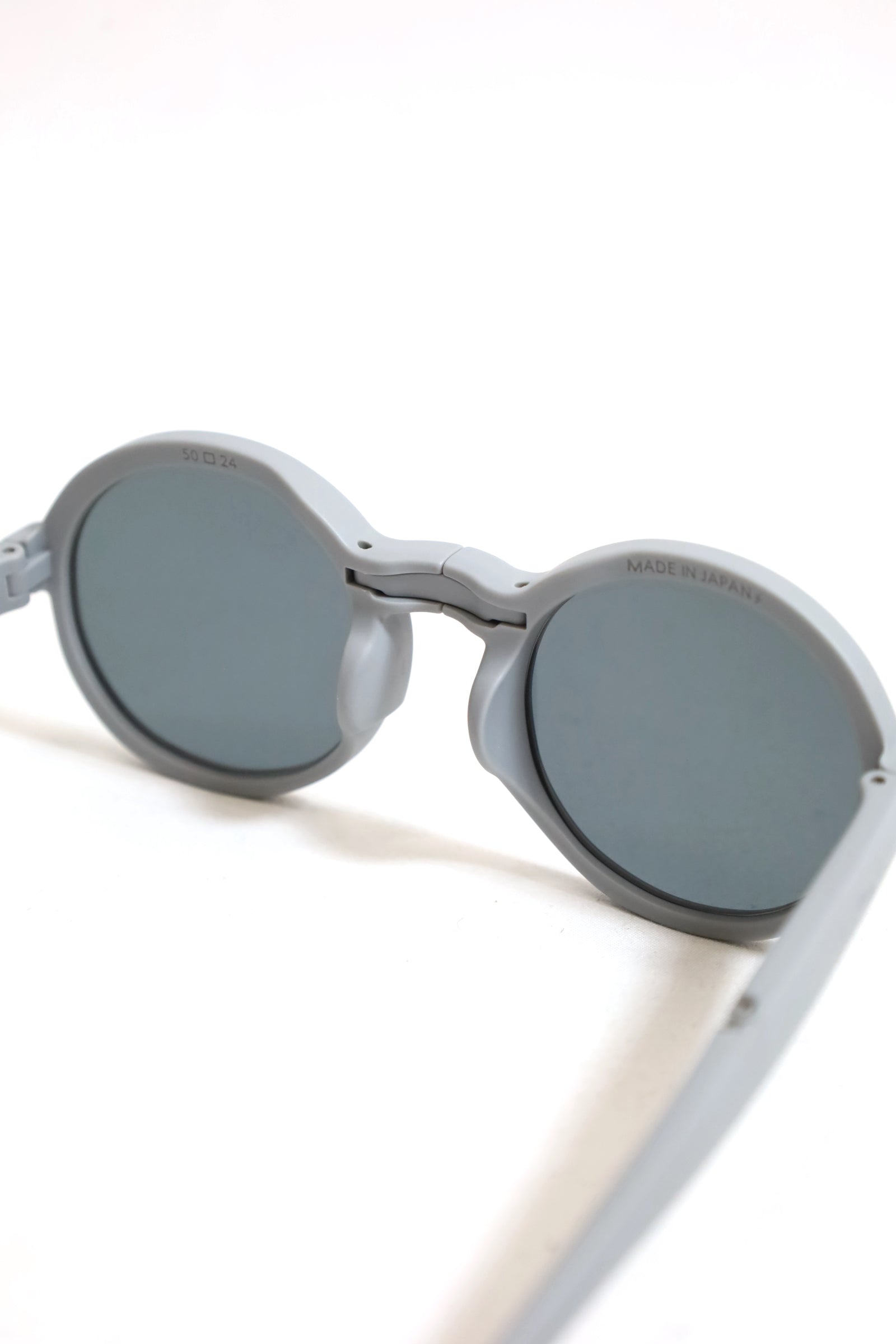 KOREMO_MEGANE ROCK / TYPE 002 : GY – redtriangle