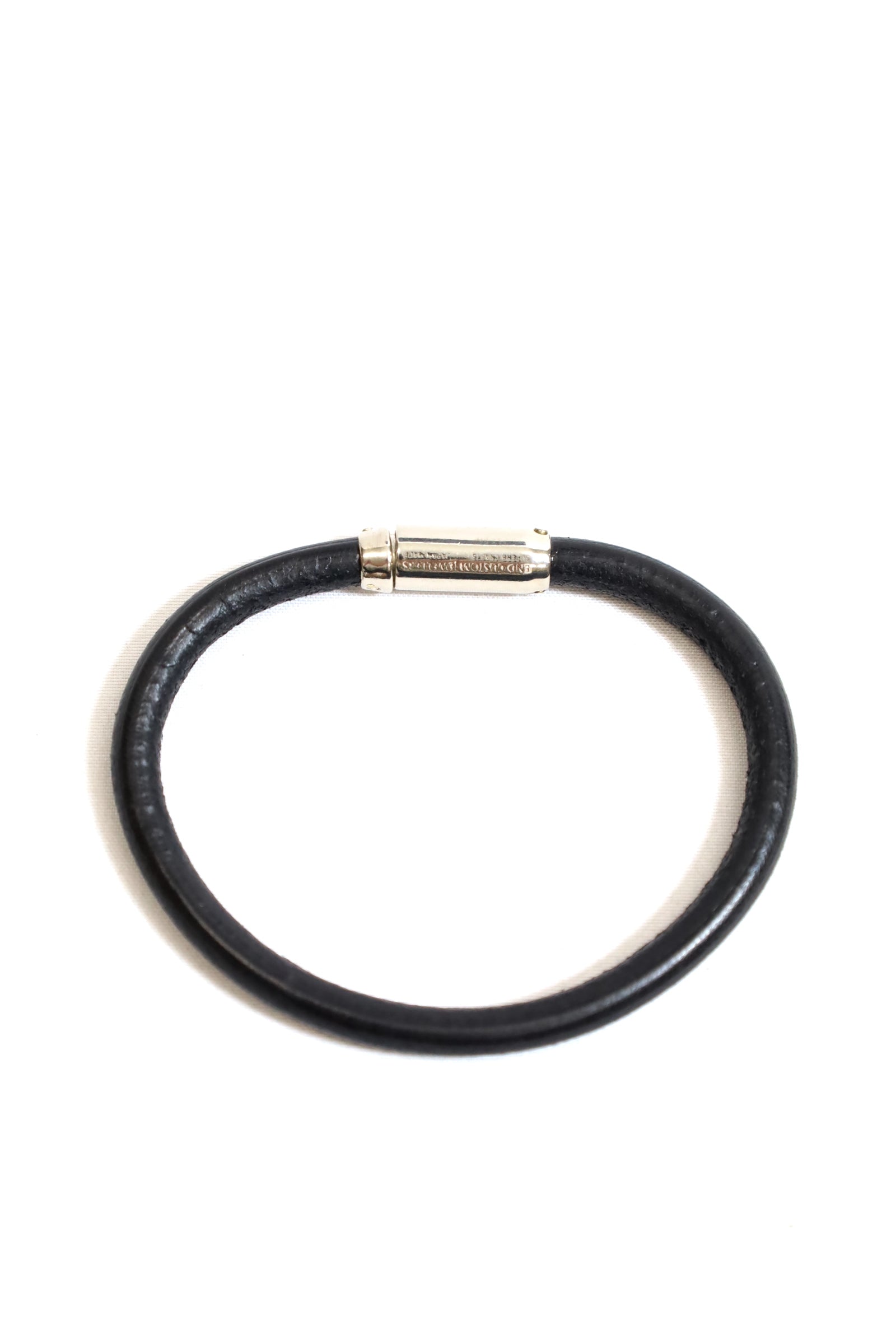 E.N.D / Magnetic Leather bracelet 5 – redtriangle