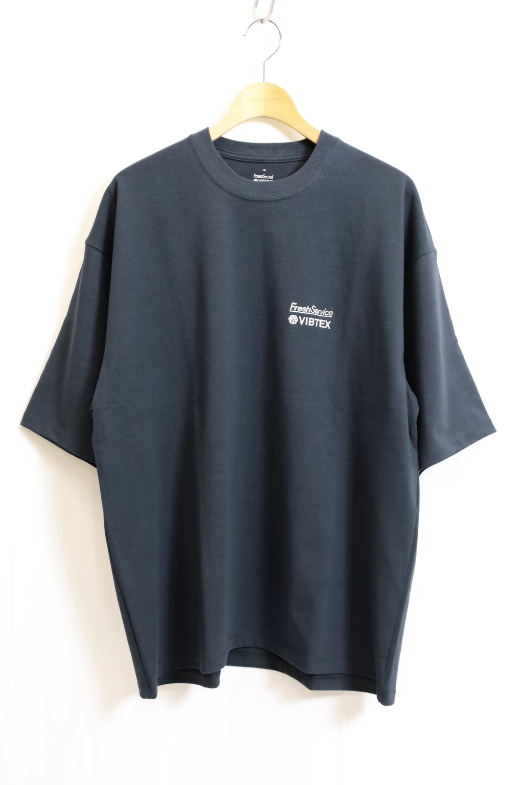 SUPFreshService  CREW NECK TEE VIBTEX