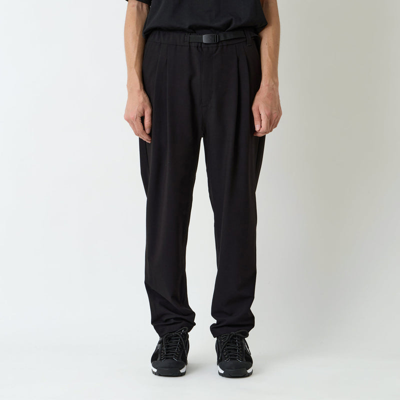 White Mountaineering / WM × GRAMICCI 2 TUCK TAPERED PANTS - WM2572404/Black