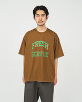Fresh Service / REVERSIBLE  S/S TEE  - BROWN