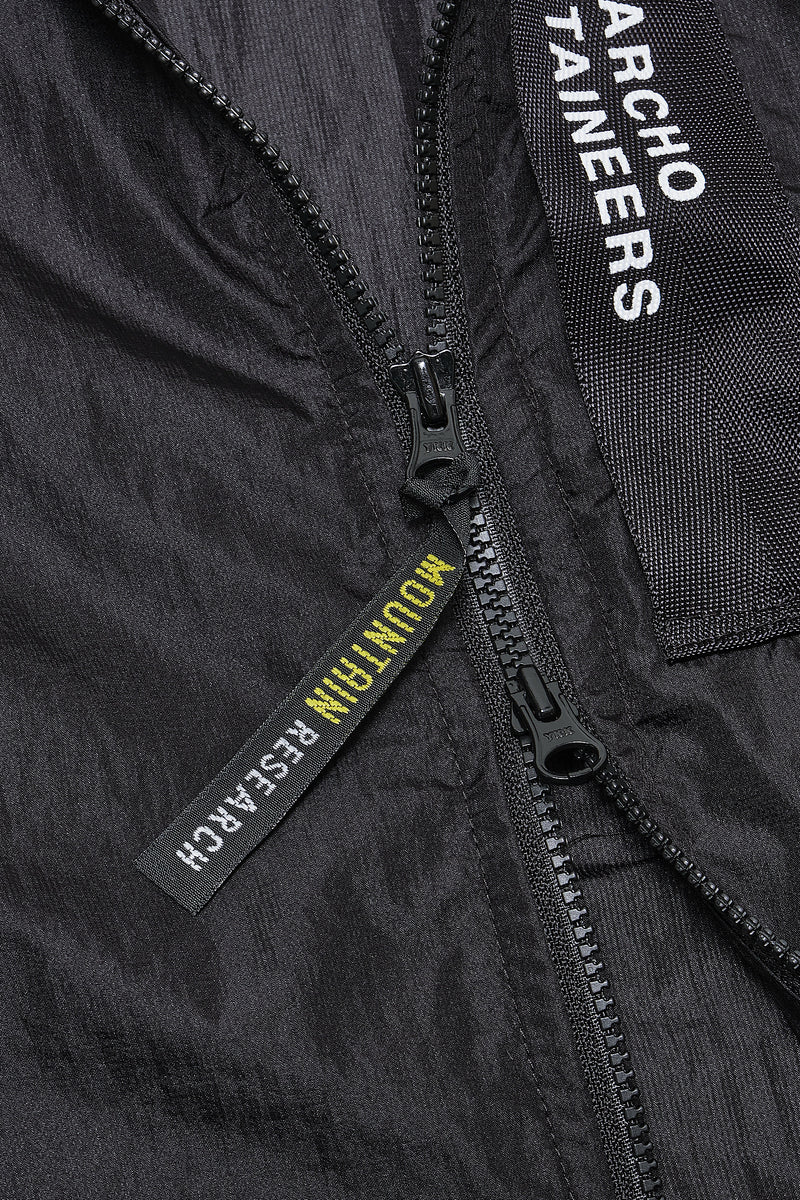 Mountain Research / ID JKT. - Black – redtriangle