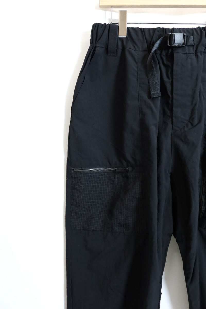 BLK / PARACHUTE PANTS - BK2571404