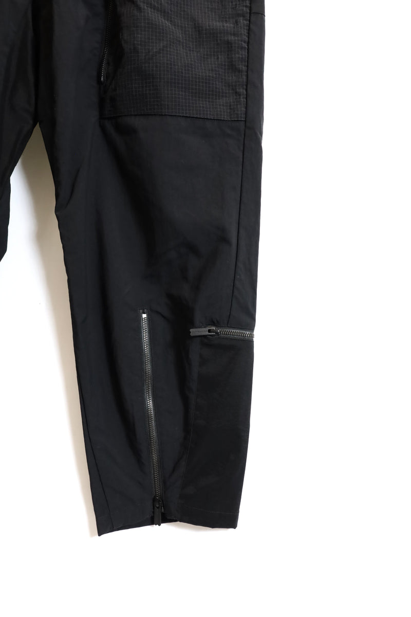 BLK / PARACHUTE PANTS - BK2571404