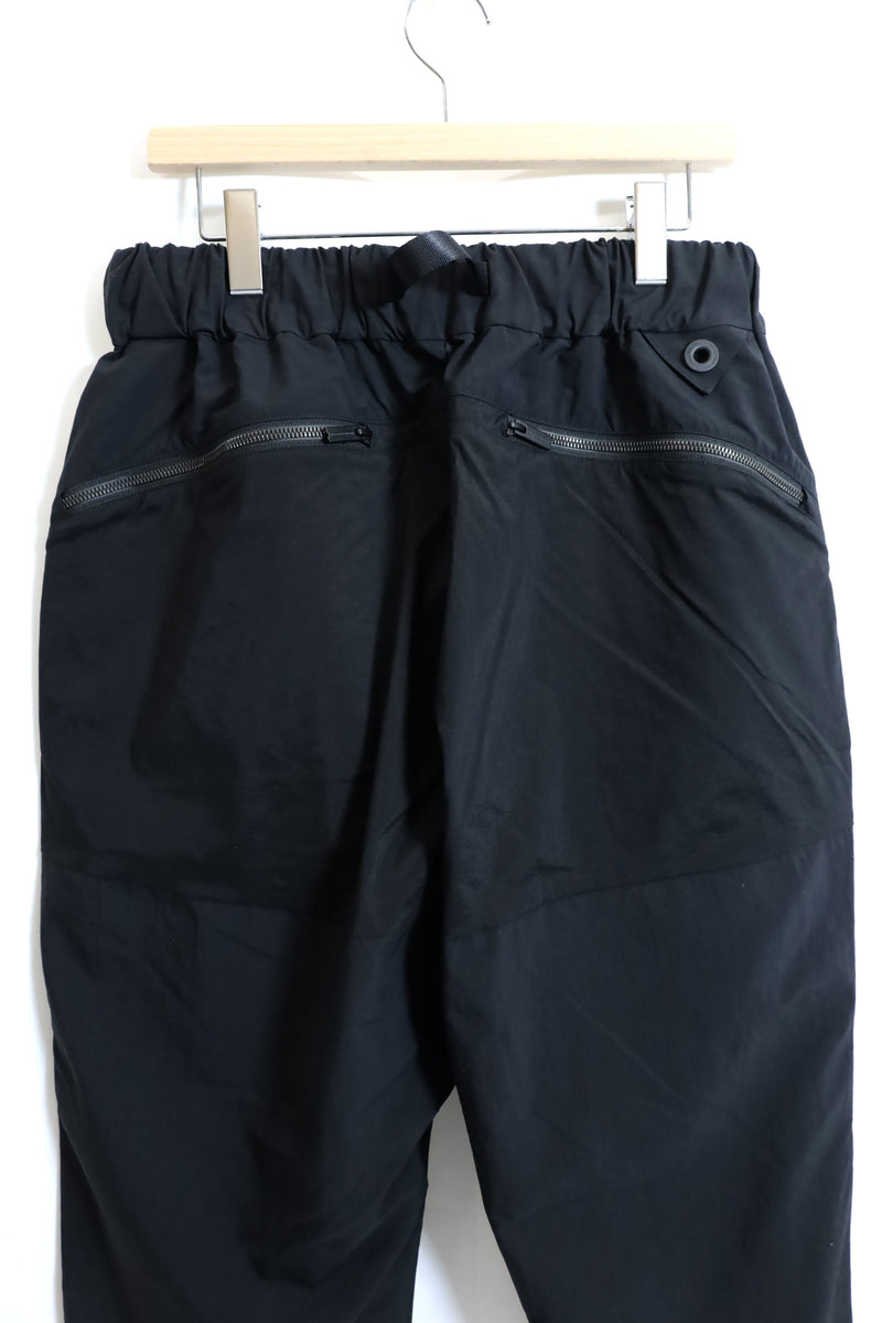 BLK / PARACHUTE PANTS - BK2571404