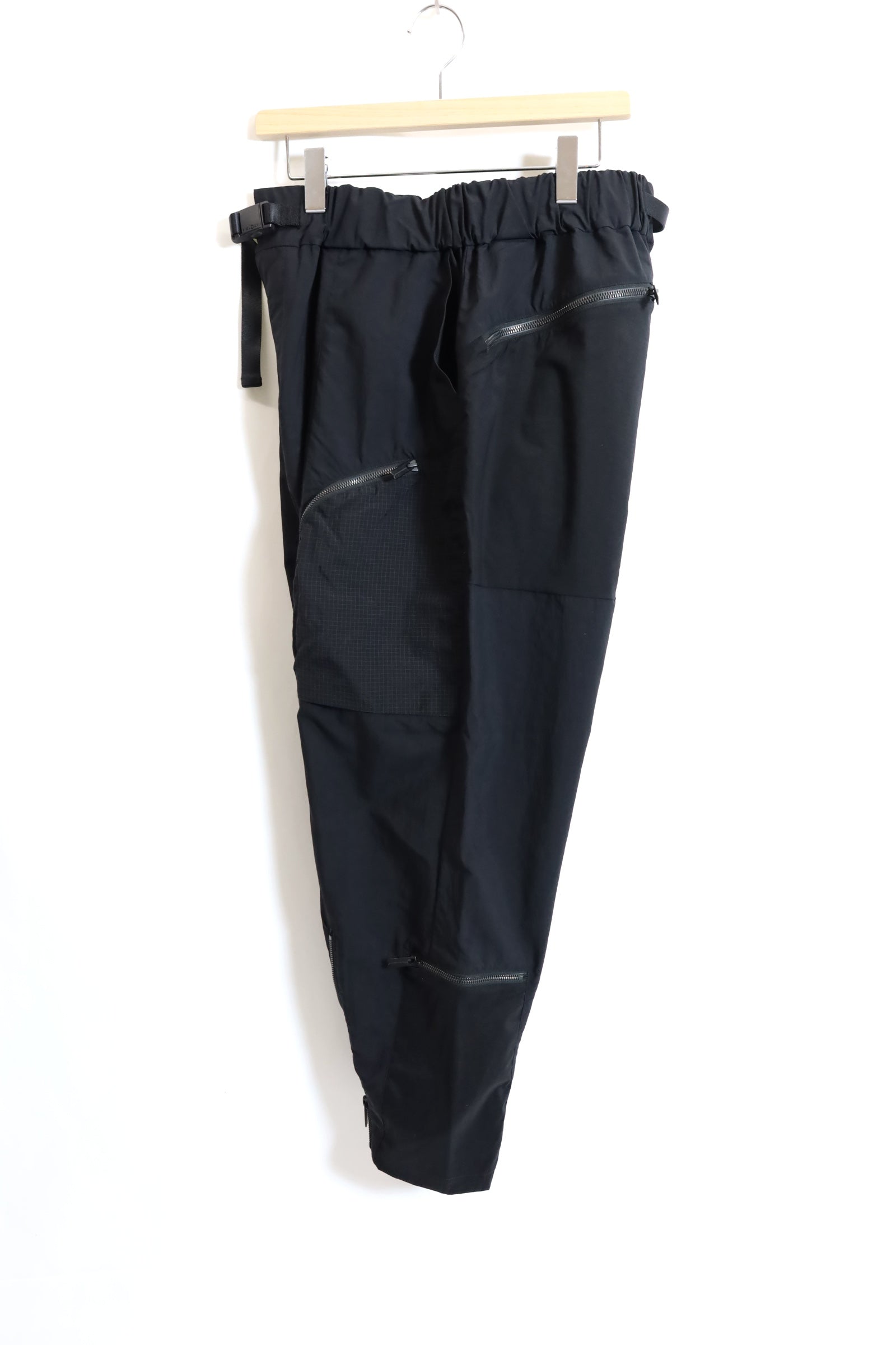 BLK/PARACHUTE PANTS - BK2571404 – redtriangle