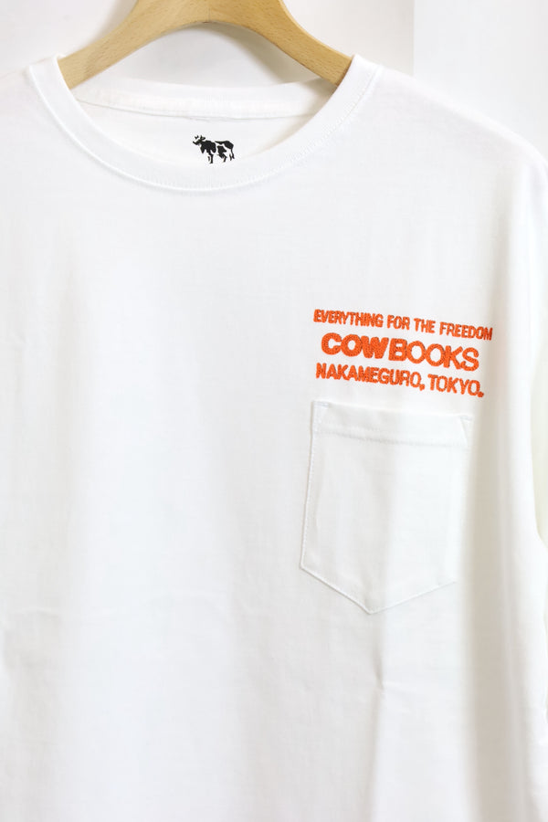 COW BOOKS /  Book Vendor Pocket T-shirt-White×Orange