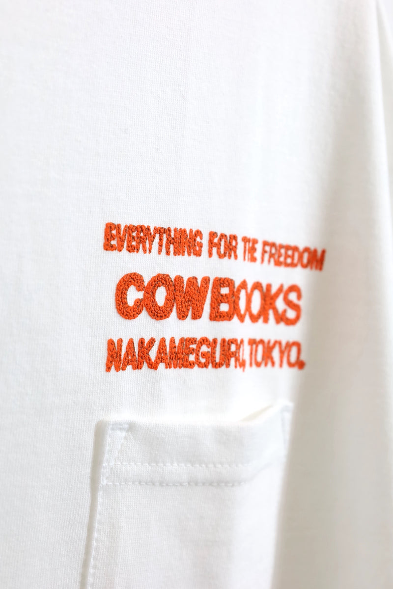 COW BOOKS / Book Vendor Pocket T-shirt-White×Orange