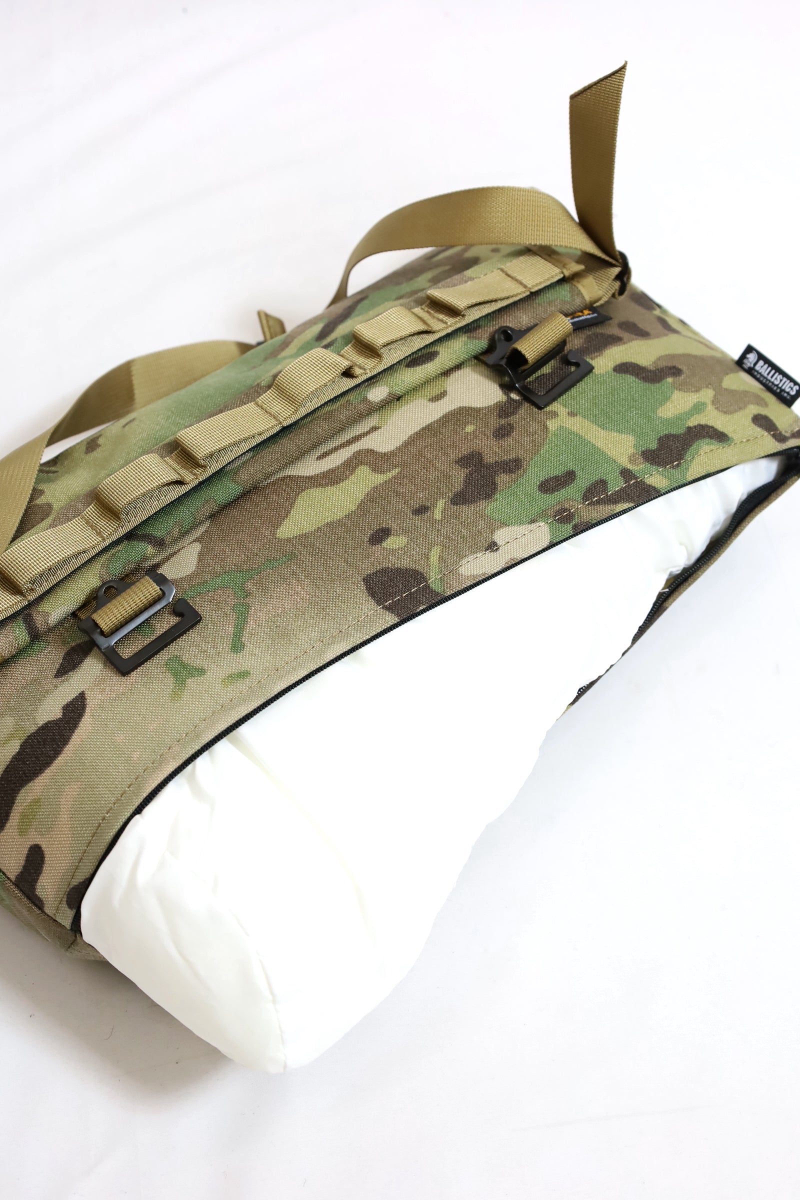 バリスティック　チェアピロー　マルチカム Ballistics /CHAIR PILLOW - マルチカム – redtriangle