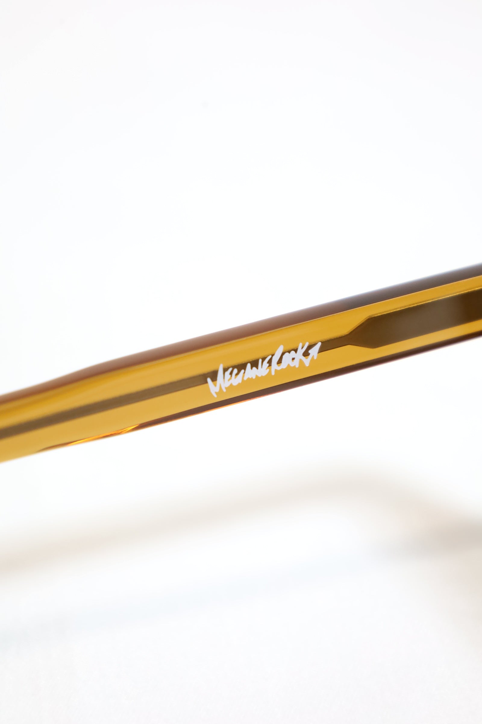 MEGANE ROCK / VECTOR 004 - 飴色 – redtriangle