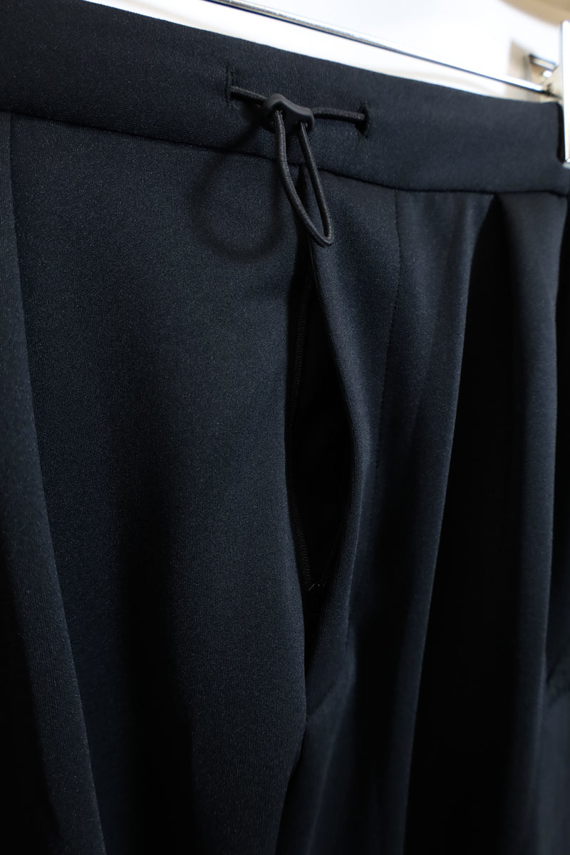 BLK /2 TUCK EASY PANTS - BK2573408