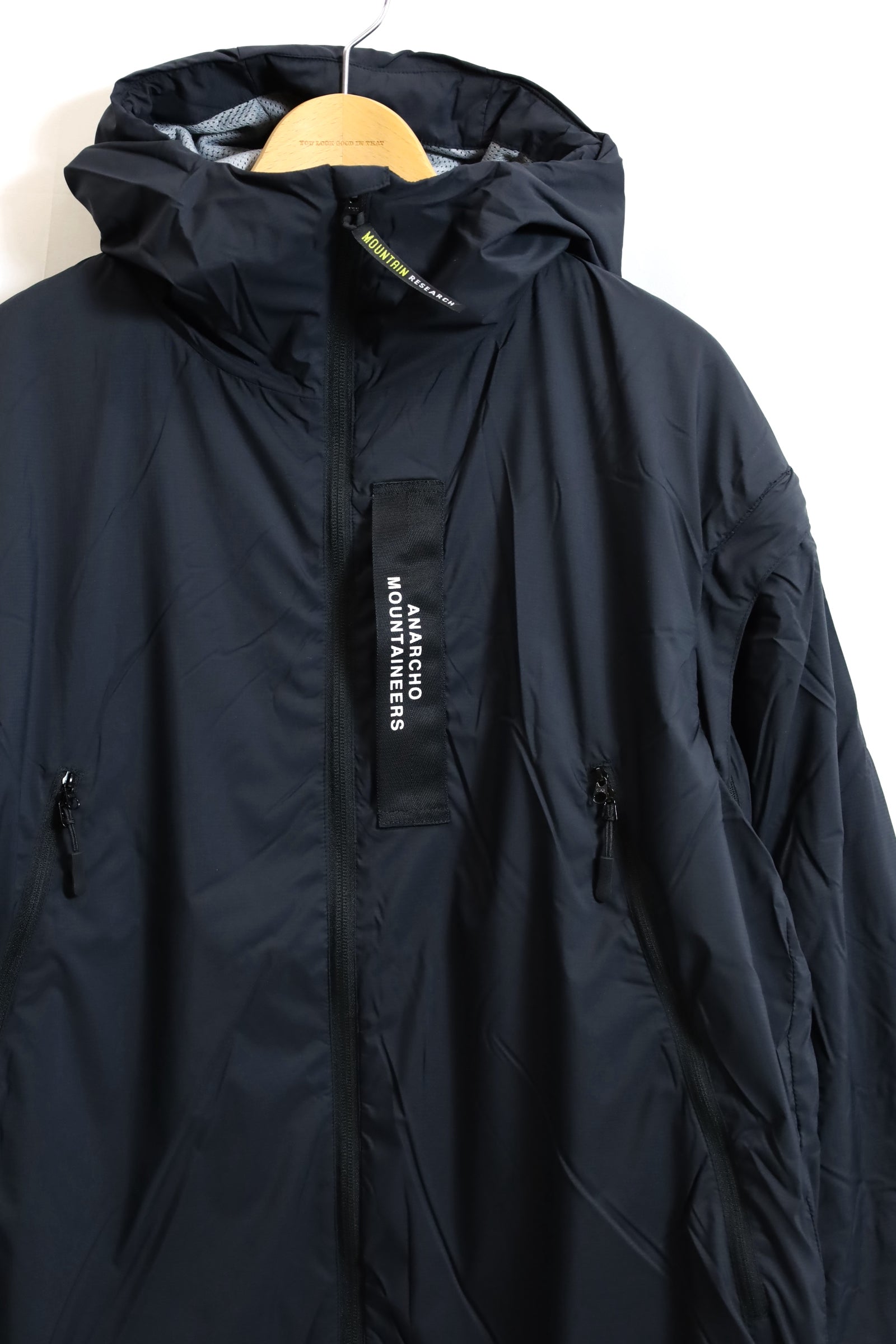 Mountain Research / ID JKT. (Mod.) - Black – redtriangle