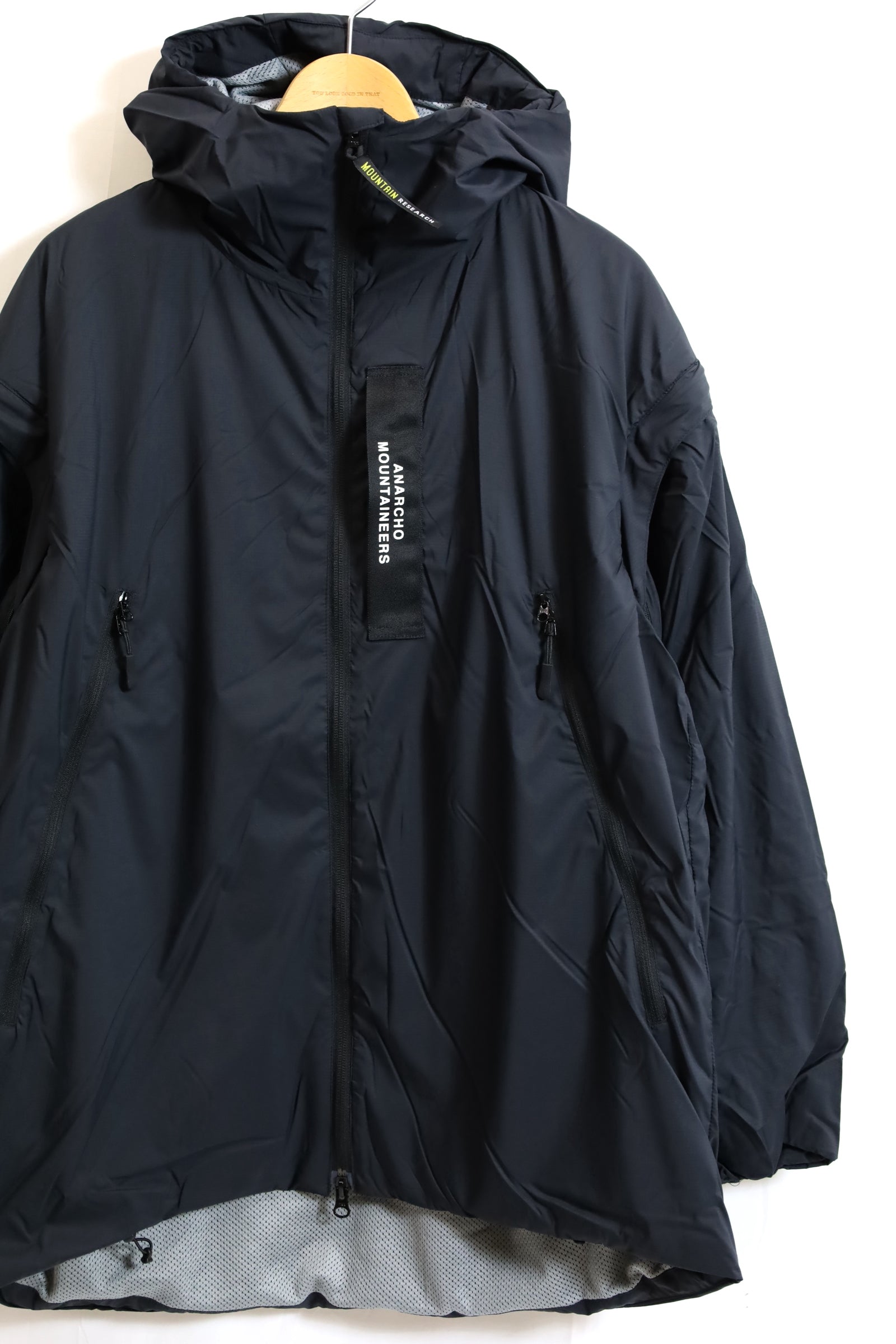 Mountain Research / ID JKT. (Mod.) - Black