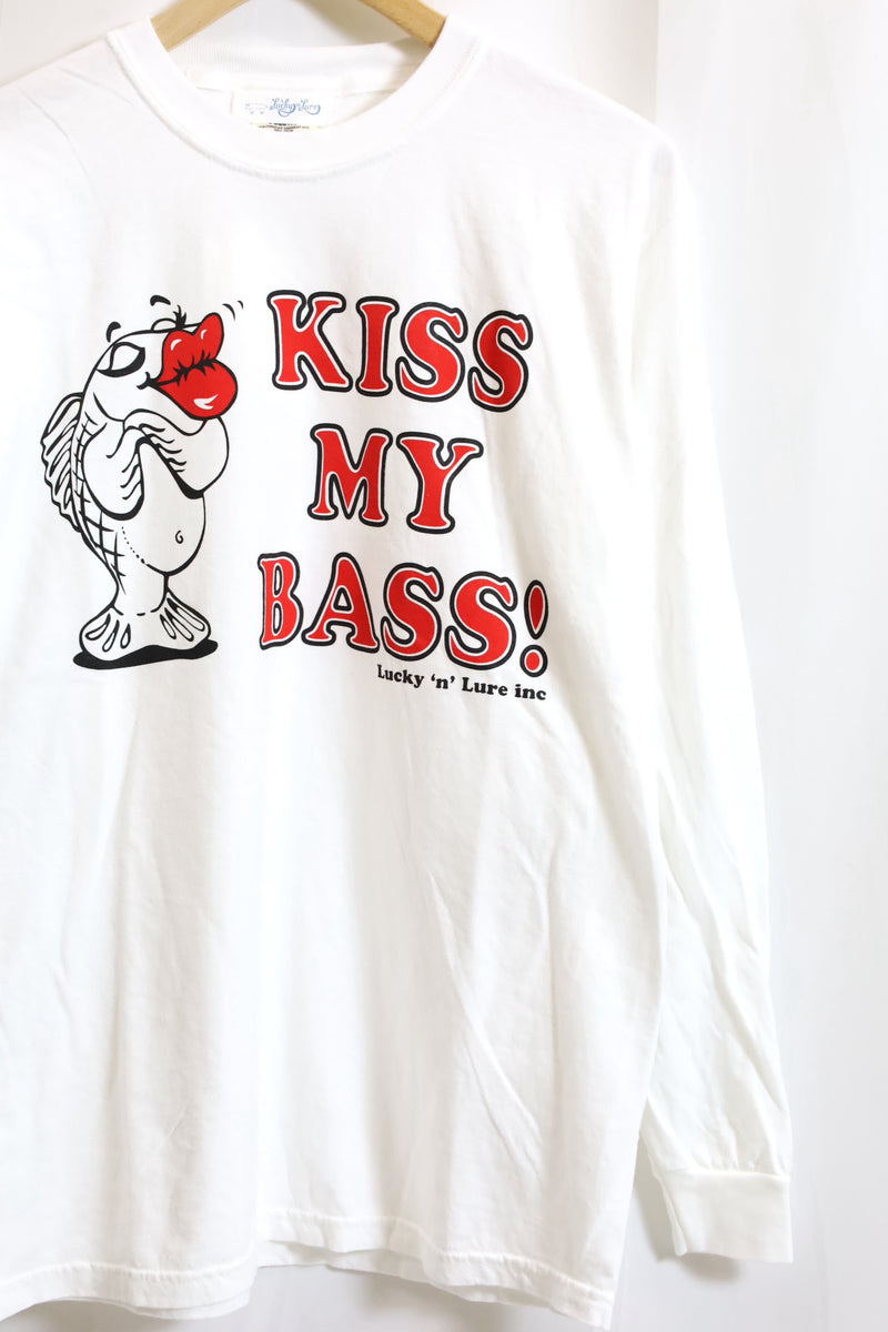 Lucky 'n' Lure / "KISS MY BASS!" LS CREW NECK TEE- White