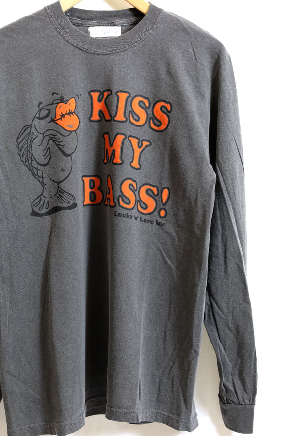 Lucky 'n' Lure / "KISS MY BASS !" LS CREW NECK TEE- Black