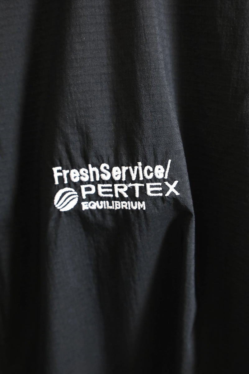 Fresh Service / PERTEX EQUILIBRIUM HOODED SHELL - Black