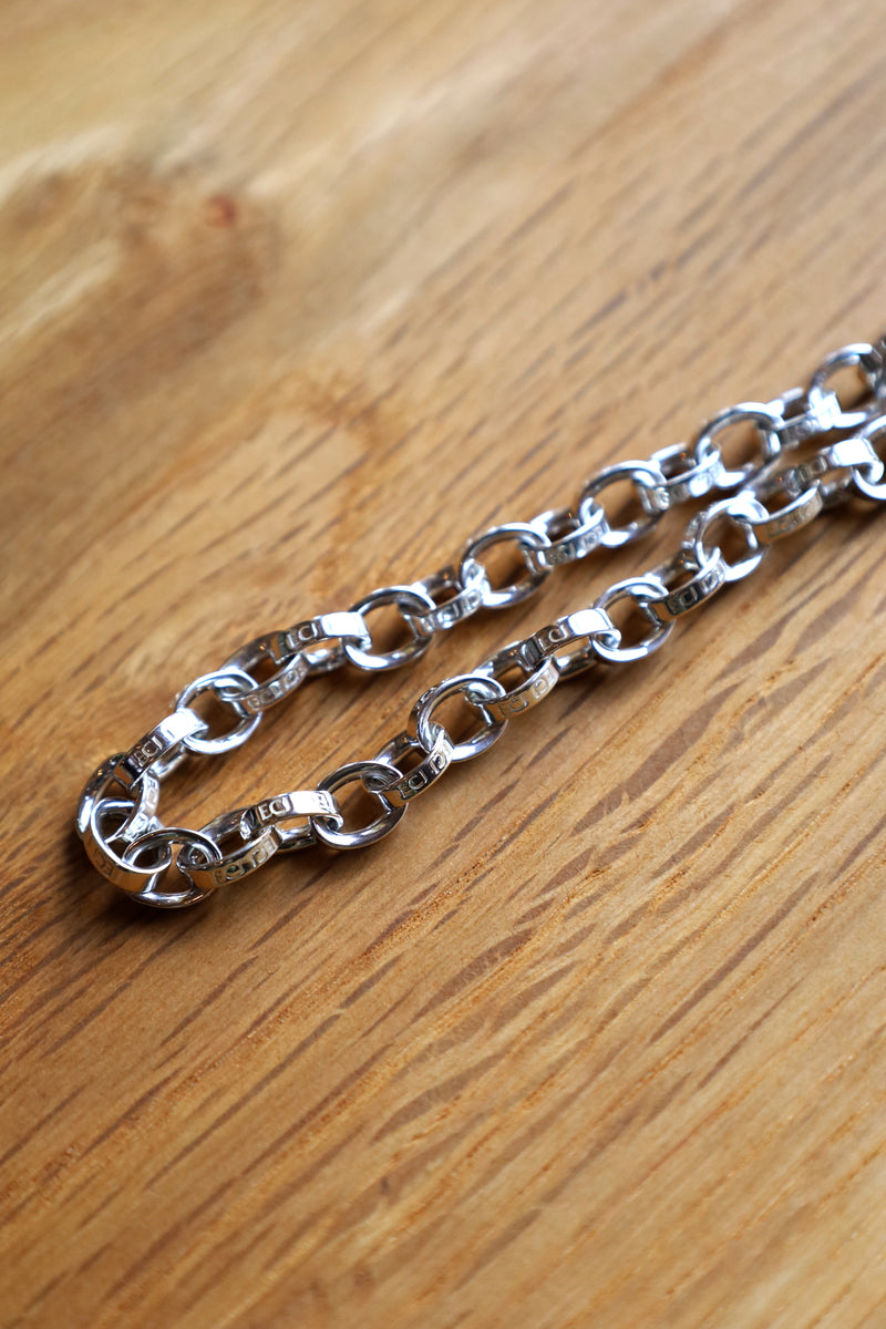 END / Half rounded chain piece wallet chain