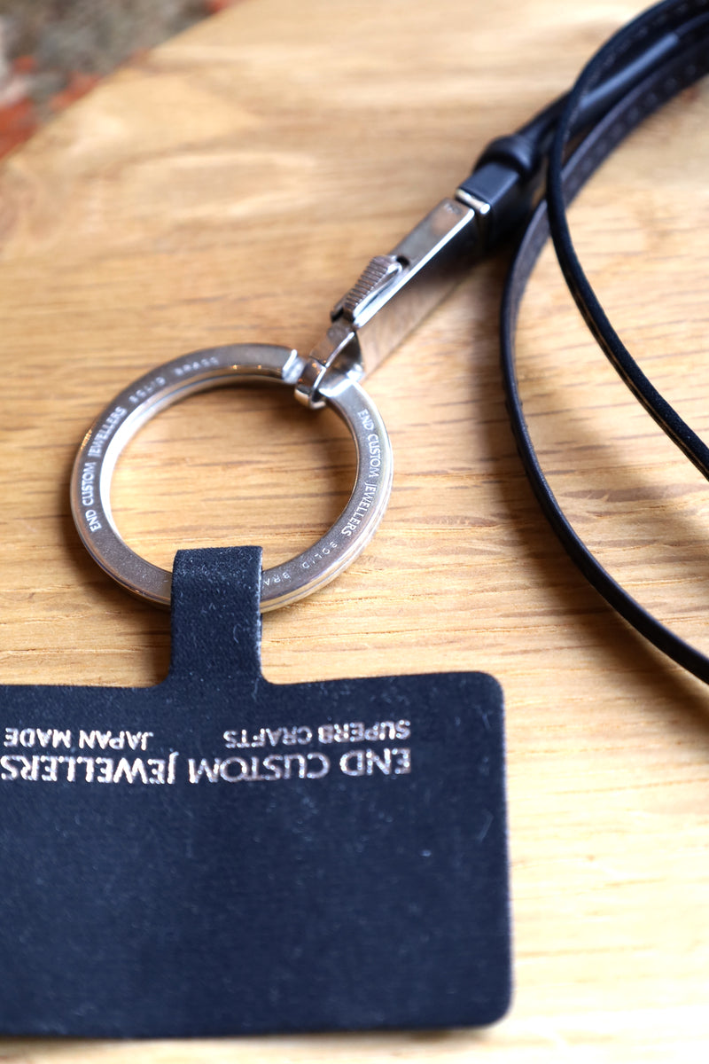E.N.D / Neck/shoulder leather hook square clasp iphone keyholder