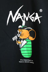 NANGA/NANGA×JERRY UKAI ECO HYBRID SLEEPING JERRY MARQUEZ TEE - Black