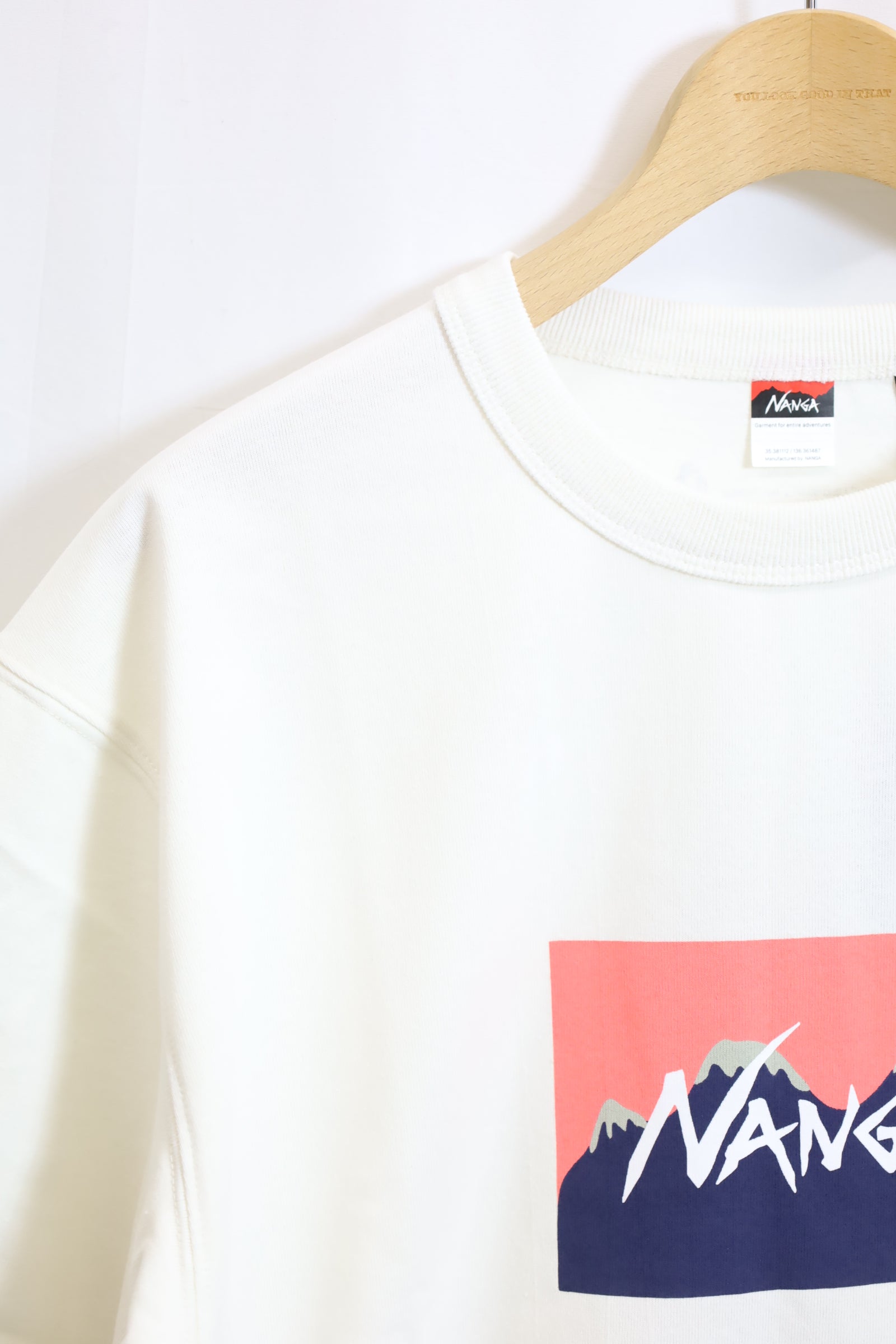 NANGA/NANGA×JERRY UKAI ECO HYBRID NANGA LOGO TEE - WHT/PINK