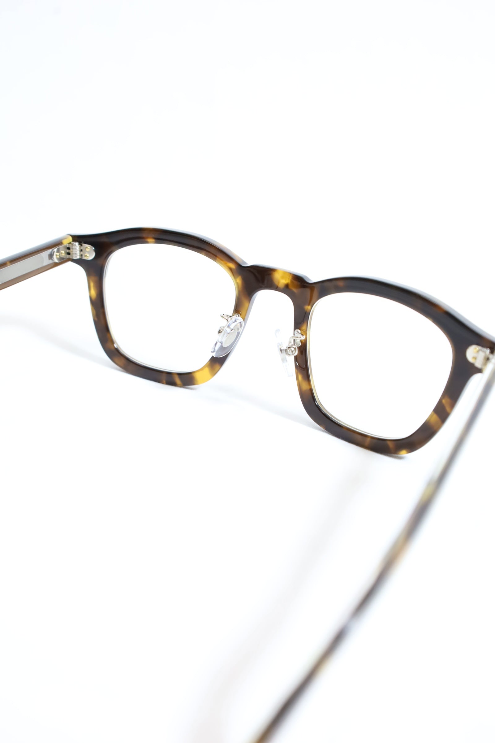 MEGANE ROCK / VECTOR 006-DEMI – redtriangle