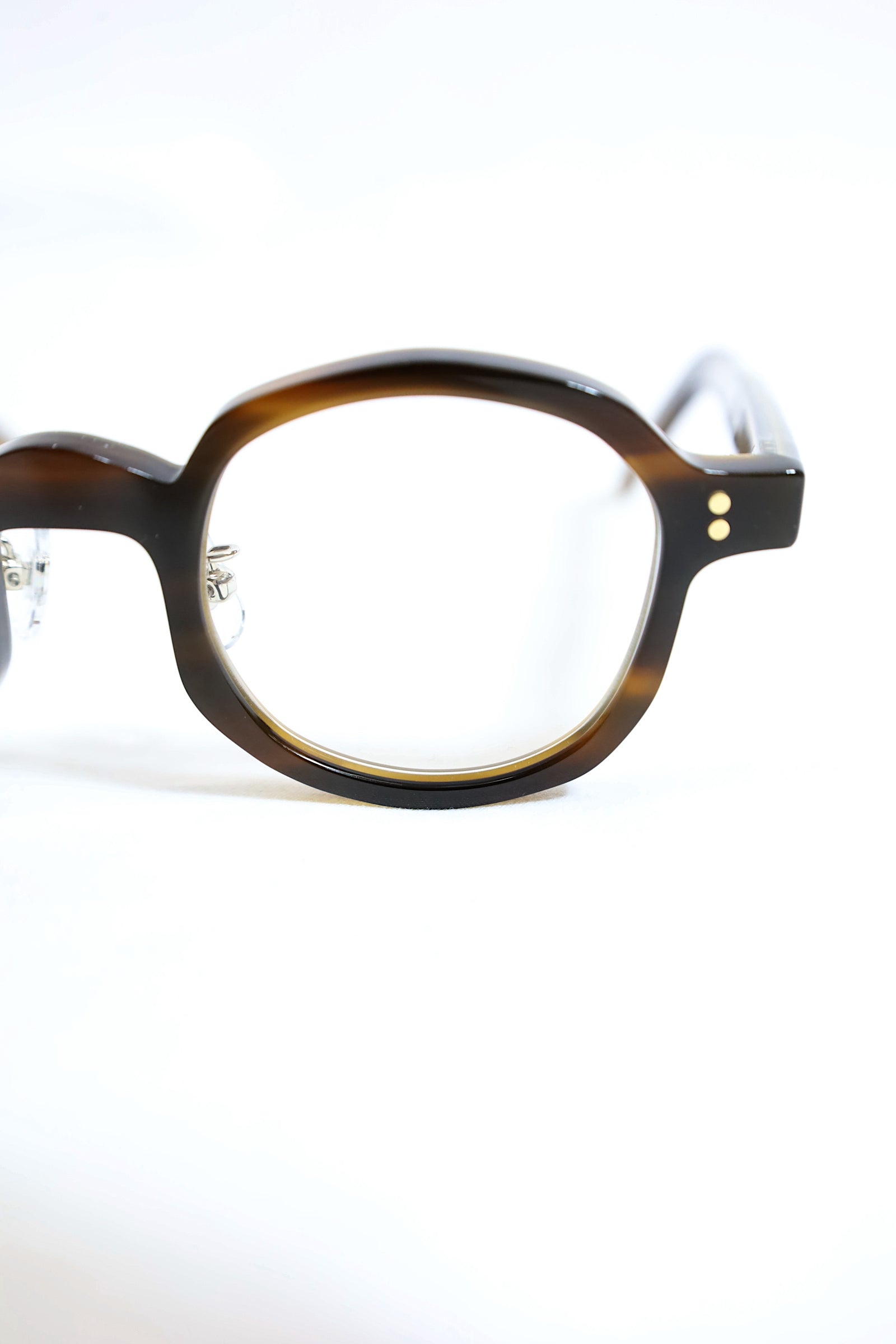 MEGANE ROCK / VECTOR 014-OCHER – redtriangle