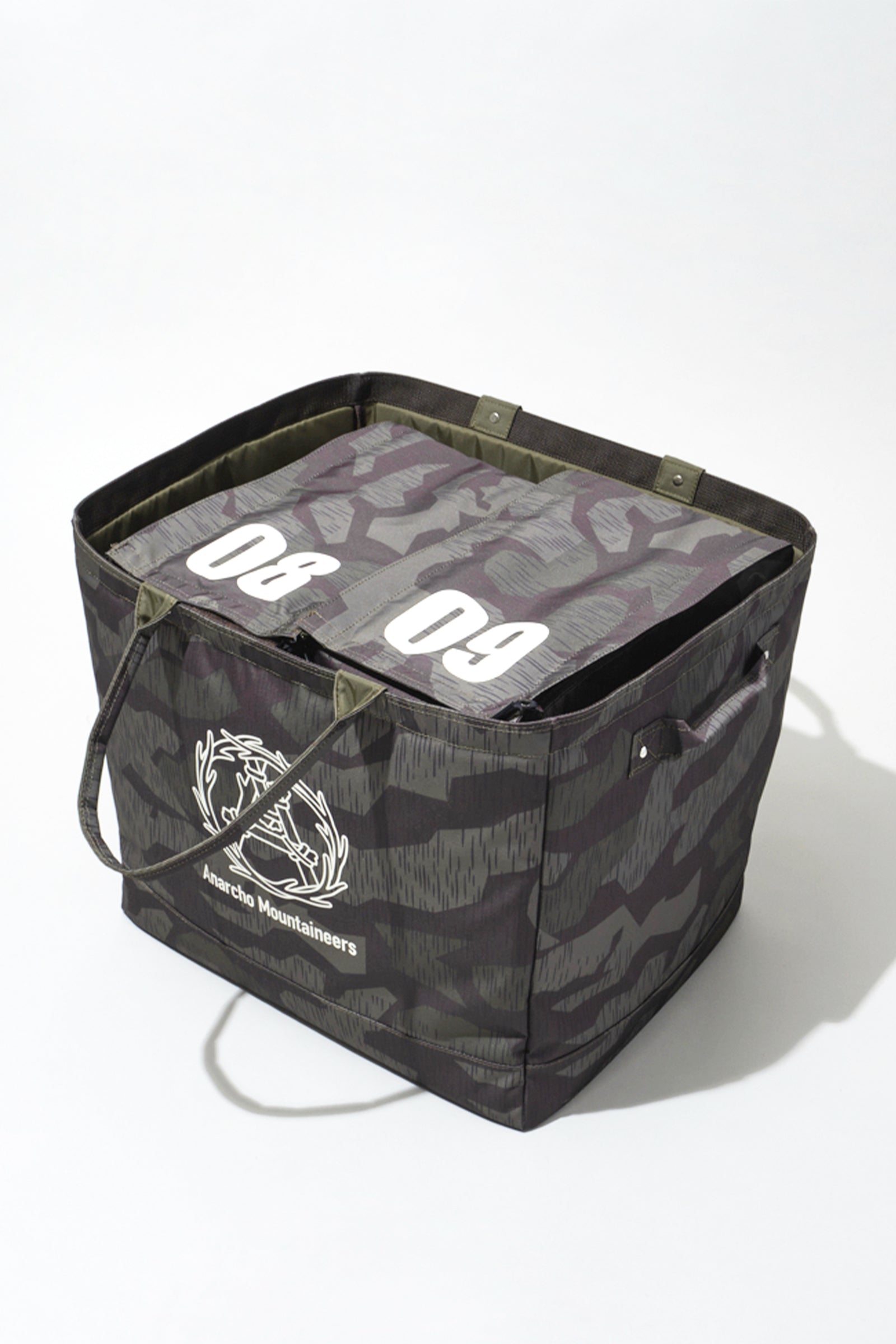 MR.4_1.010_1600x.jpg?v=1687688298